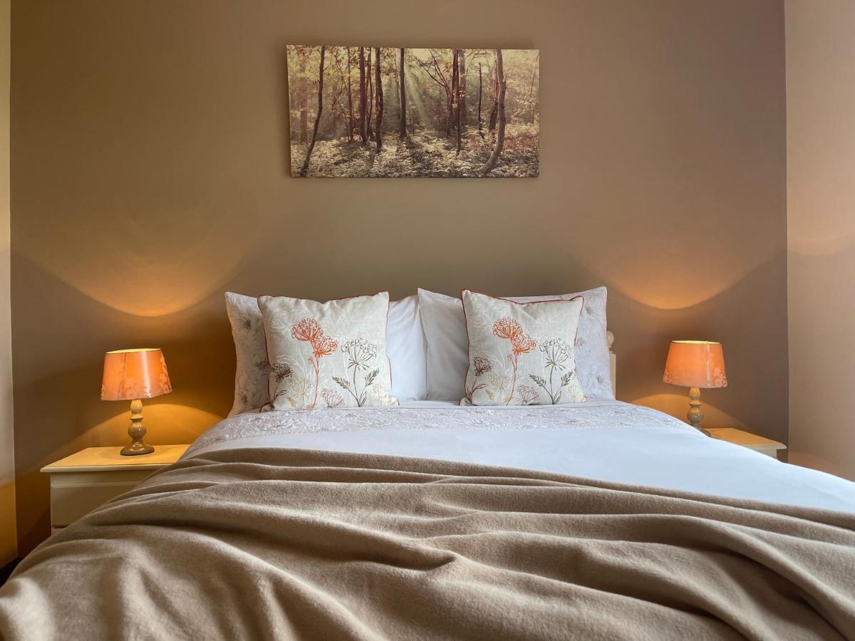 Greenfields Country House Latton Bagian luar foto