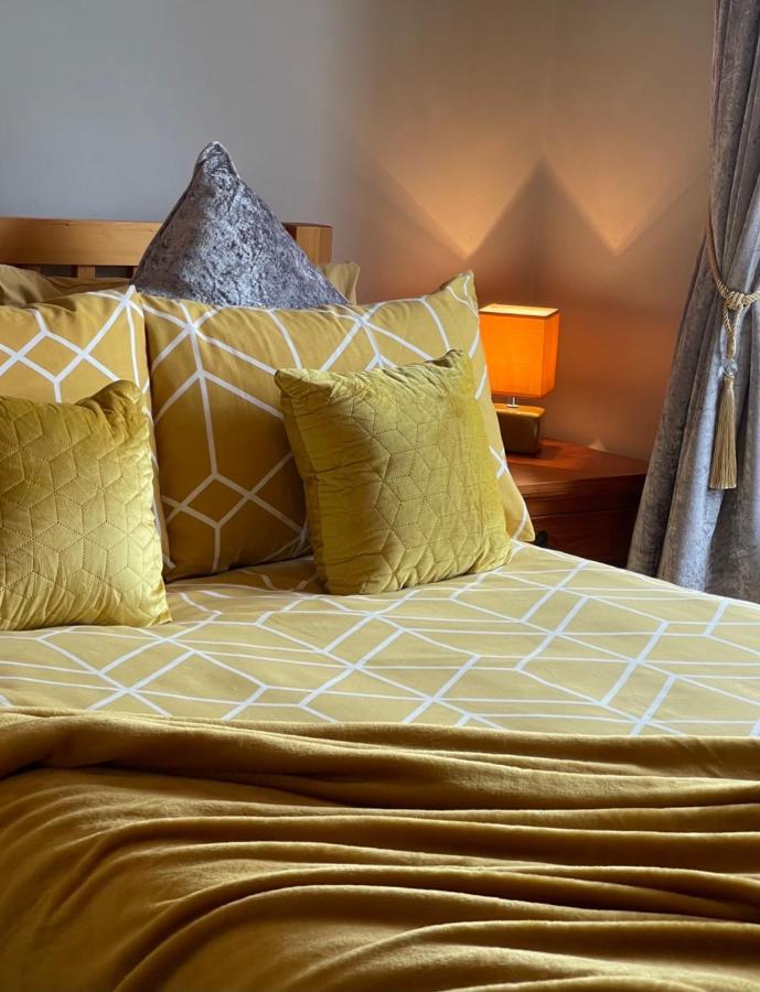 Greenfields Country House Latton Bagian luar foto