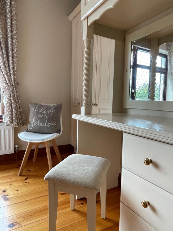 Greenfields Country House Latton Bagian luar foto