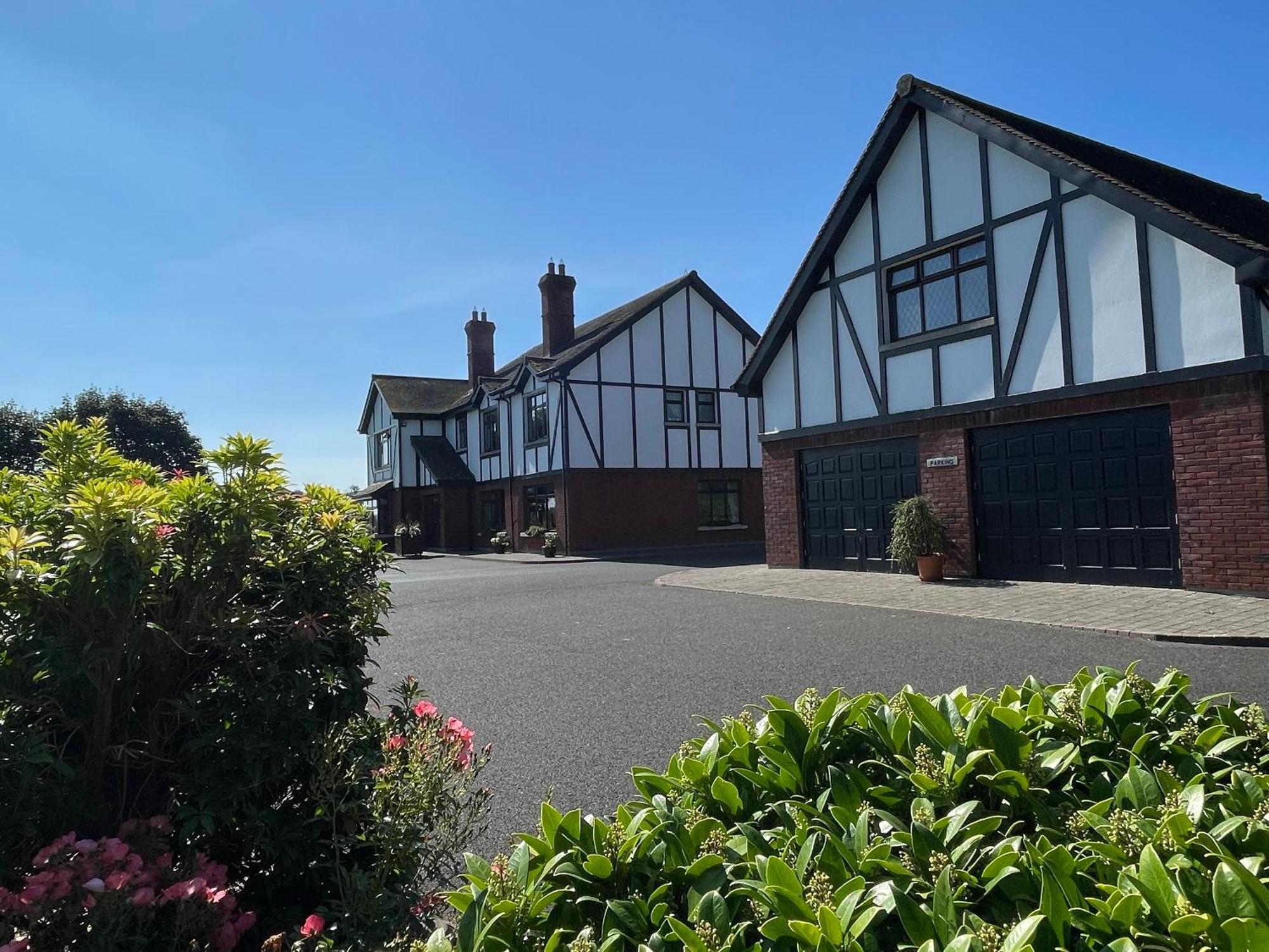 Greenfields Country House Latton Bagian luar foto